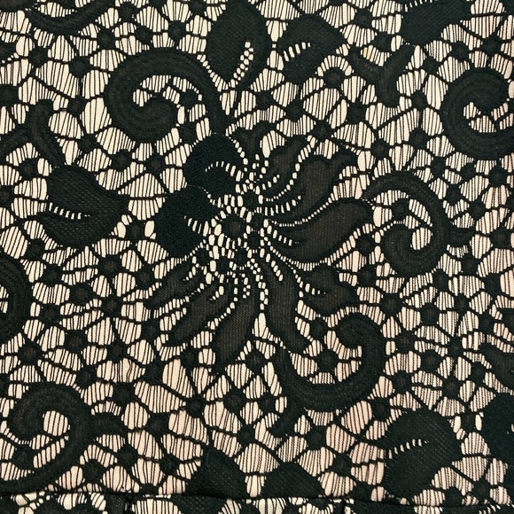 Flirty and fun - Picture 2 of 4